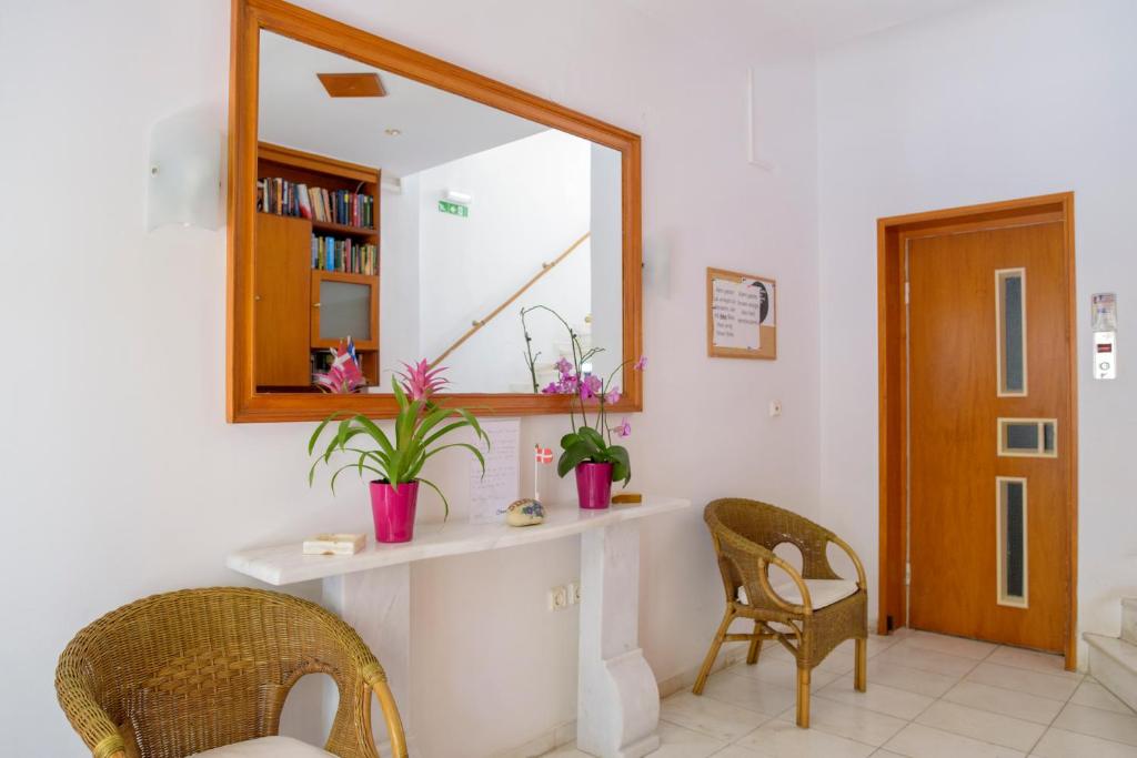 Stratis Apartments room 1