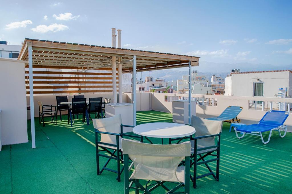 Stratis Apartments room 4